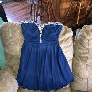 Short blue dress